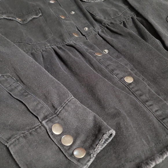 VICI Black Denim/Chambray Peplum Shacket - Picture 3 of 8